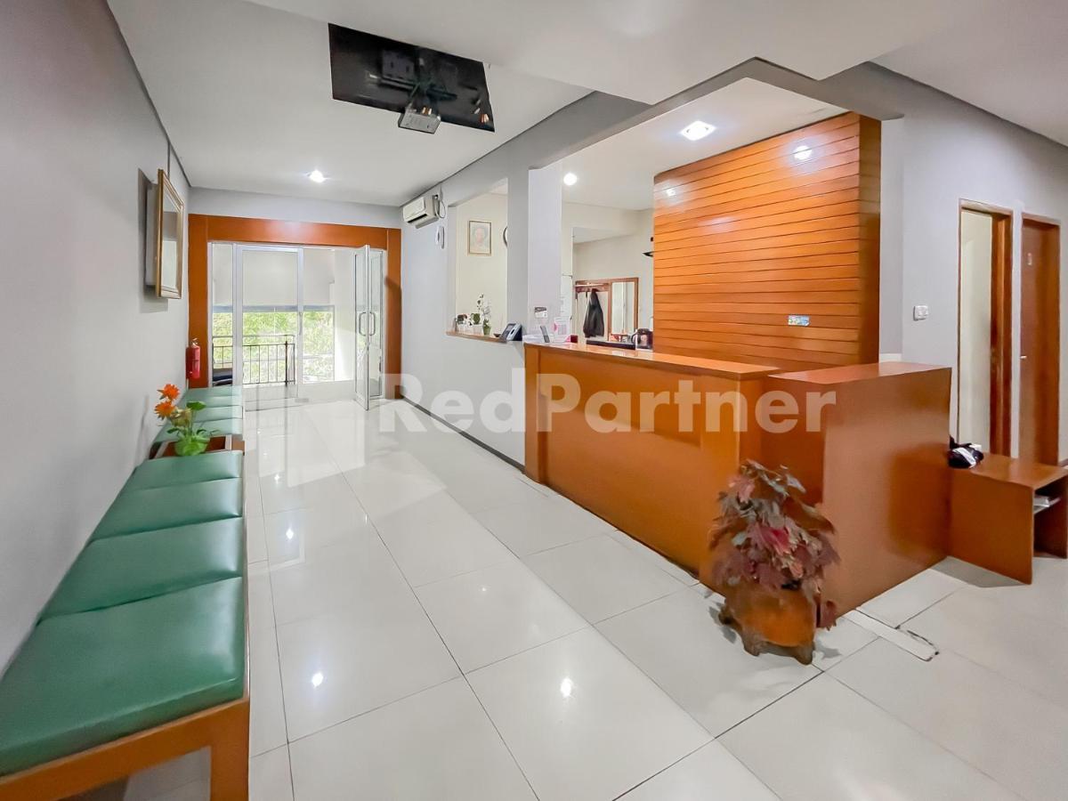 Sang Surya Guesthouse Syariah Near Rs Hasan Sadikin Mitra Reddoorz Bandung Exterior foto